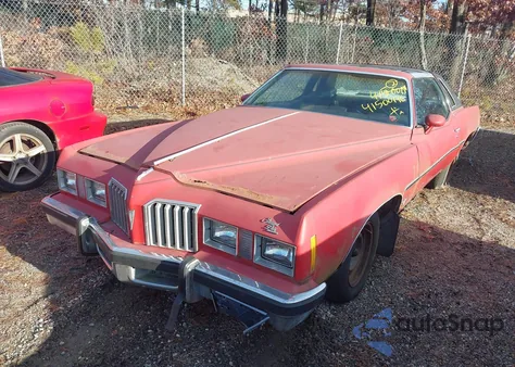 1977 Pontiac Grand Prix из США, поврежденный, VIN 2J57P78241734